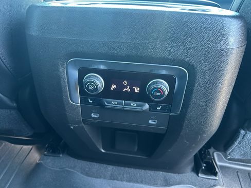 Used 2021 Chevrolet Tahoe Premier w/ Premium Package image 13