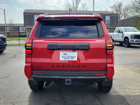 Used 2025 Toyota 4Runner TRD Off-Road Premium image 5