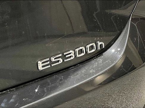 Used 2024 Lexus ES 300h F Sport w/ Accessory Package (Z1) image 29