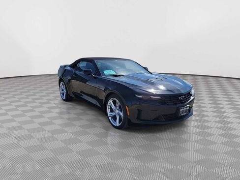 Used 2023 Chevrolet Camaro LT w/ Technology Package RWD image 2