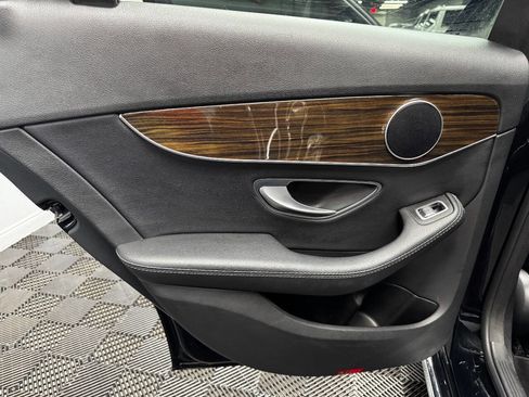 Used 2018 Mercedes-Benz C 300 C 300 4MATIC AWD 4dr Sedan image 45