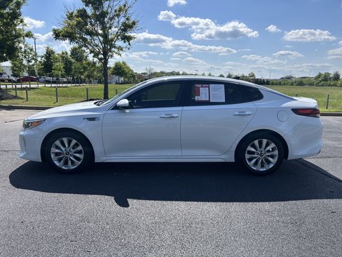 Used 2018 Kia Optima S w/ Panoramic Sunroof Package FWD image 6
