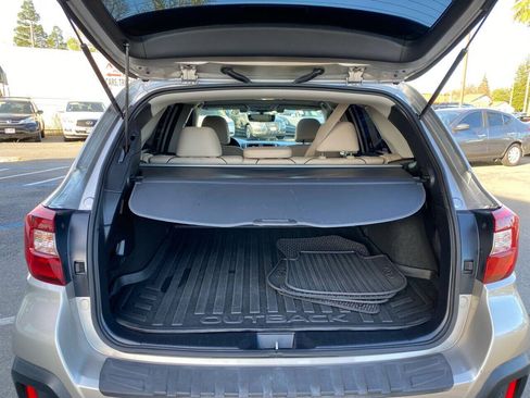 Used 2018 Subaru Outback 2.5i Limited AWD/4WD image 27
