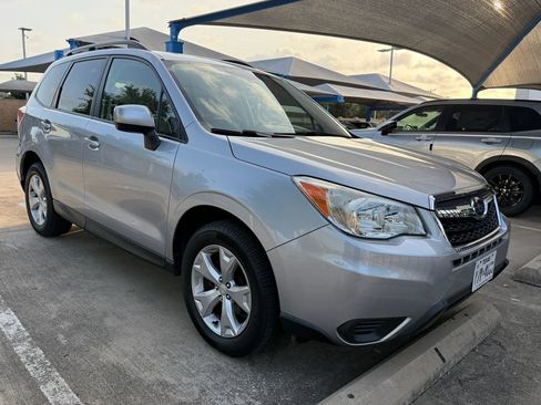 Used 2014 Subaru Forester 2.5i Premium AWD/4WD image 2