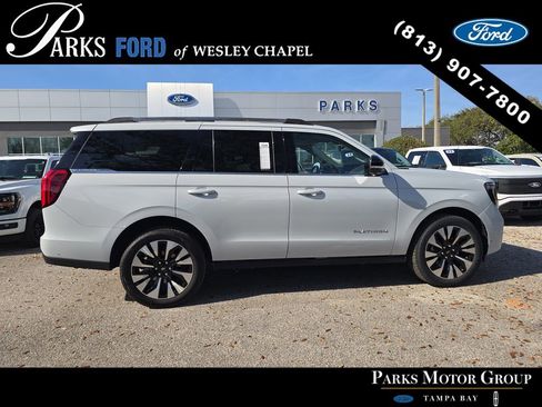 Certified 2025 Ford Expedition Platinum w/ Driver's Package image 3