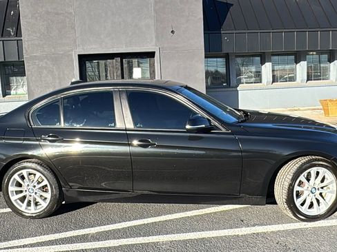 Used 2018 BMW 320i xDrive Sedan image 2