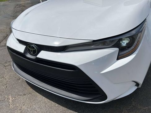 Used 2023 Toyota Corolla LE FWD image 9