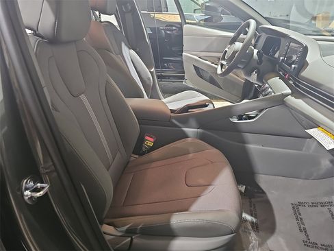 New 2026 Hyundai Elantra SE w/ Cargo Package image 10