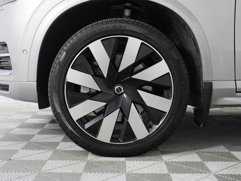 Certified 2023 Volvo XC90 T8 Ultimate w/ Protection Package Premier image 28