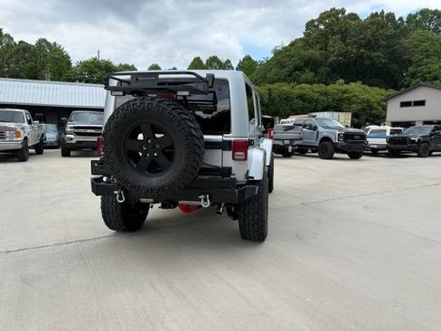 Used 2012 Jeep Wrangler Unlimited Sahara AWD/4WD image 7