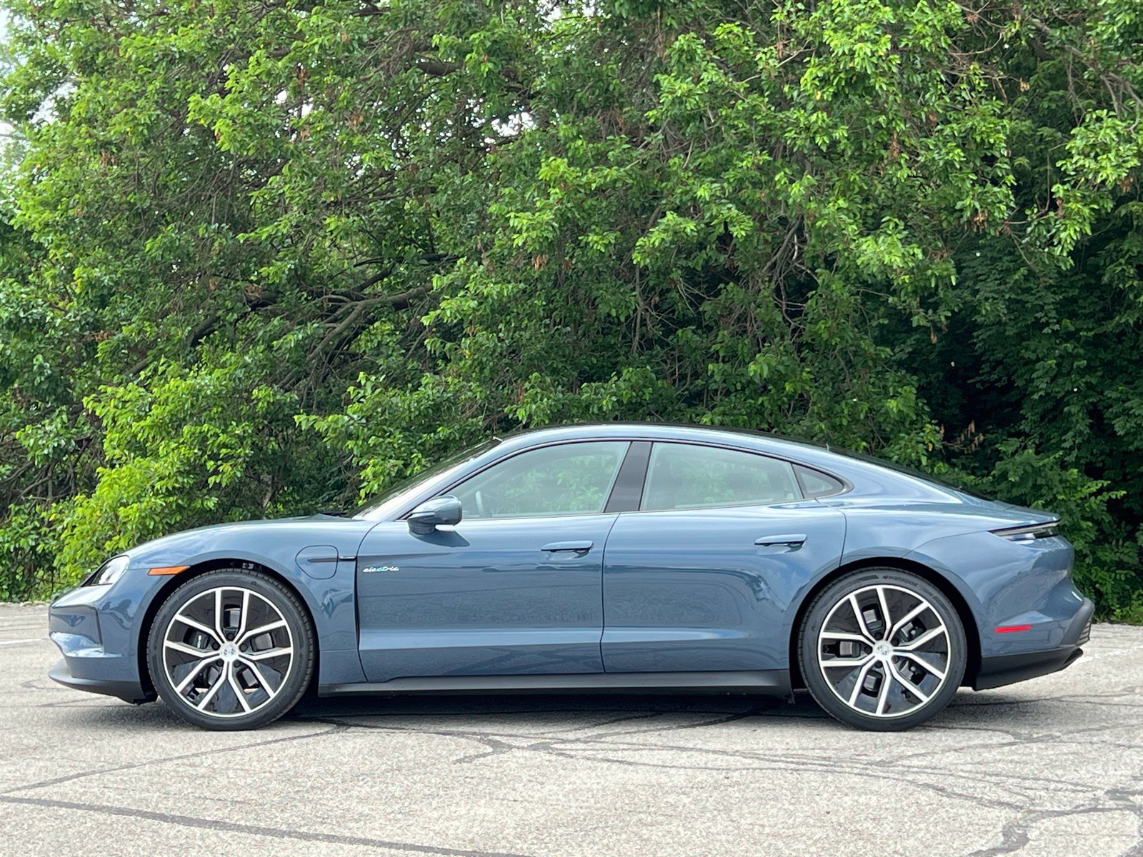 New 2026 Porsche Taycan AWD/4WD image 2