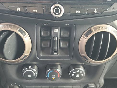Used 2016 Jeep Wrangler Unlimited Sahara AWD/4WD image 24
