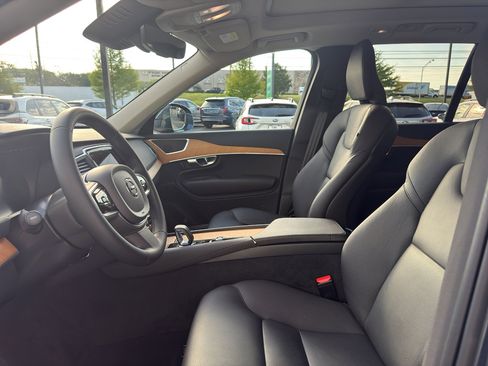 Used 2024 Volvo XC90 T8 Core w/ Climate Package AWD/4WD image 9