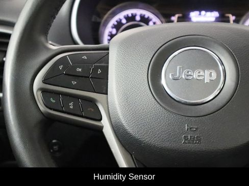 Used 2020 Jeep Cherokee Latitude Plus w/ Comfort/Convenience Group image 8