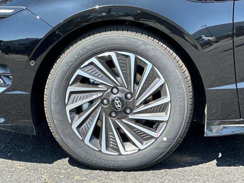 New 2025 Hyundai Sonata Limited image 35
