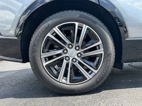 New 2025 Cadillac Lyriq Luxury image 17