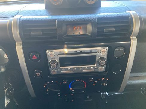 Used 2012 Toyota FJ Cruiser 4WD w/ Upgrade Pkg image 24