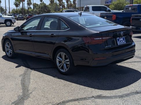 Used 2024 Volkswagen Jetta SE FWD image 4