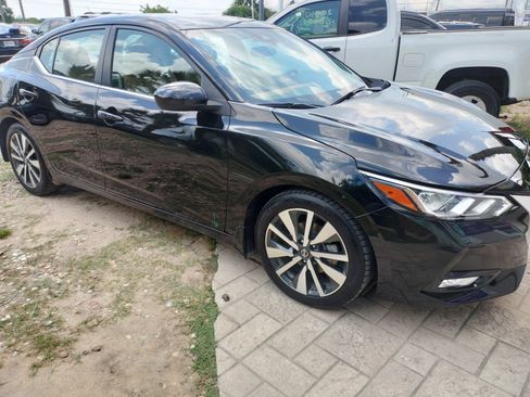 Used 2021 Nissan Sentra SV w/ SV Premium Package FWD image 2