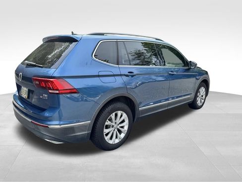Used 2018 Volkswagen Tiguan SE w/ Panoramic Sunroof Package AWD/4WD image 4
