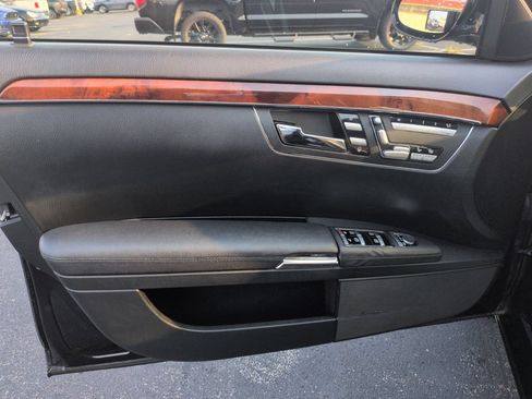 Used 2009 Mercedes-Benz S 550 4MATIC image 11