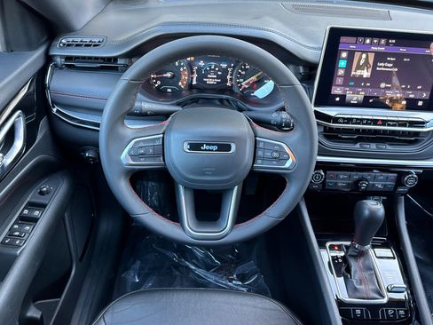 Used 2024 Jeep Compass Trailhawk image 16