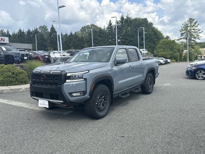 New 2025 Nissan Frontier PRO-4X w/ Pro Convenience Package