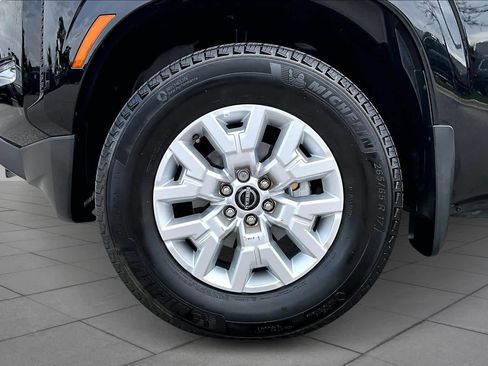 Used 2023 Nissan Frontier SV w/ SV Premium Package image 10