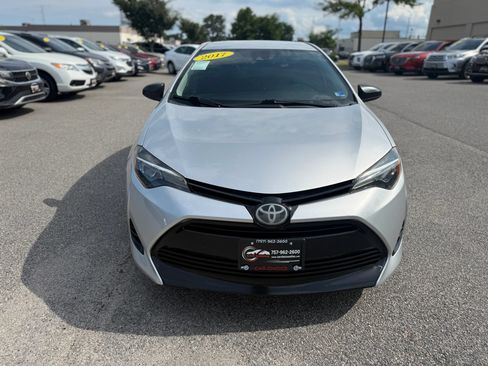 Used 2017 Toyota Corolla LE w/ Carpet Mat Package (TMS) FWD image 5