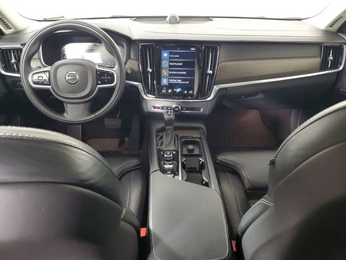 Used 2018 Volvo V90 T6 Cross Country w/ Convenience Package image 15