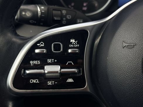 Used 2022 Mercedes-Benz GLC 300 image 23