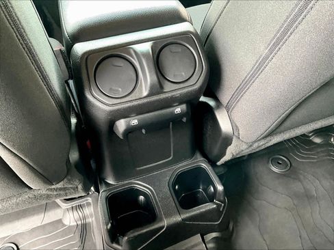 Used 2022 Jeep Wrangler Unlimited Sport AWD/4WD image 10