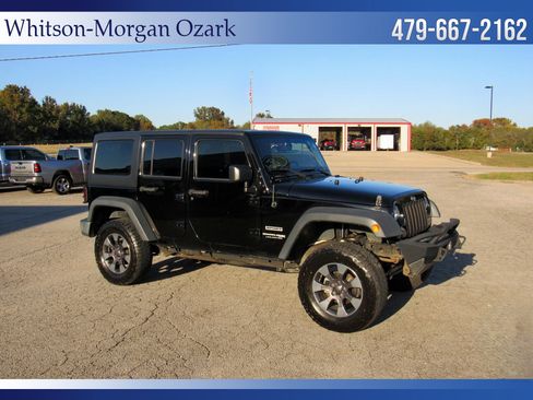 Used 2018 Jeep Wrangler Unlimited Sport w/ Connectivity Group image 17