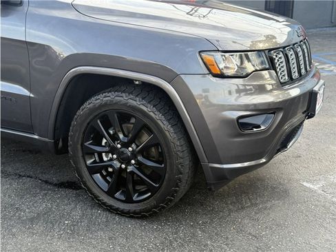 Used 2018 Jeep Grand Cherokee Altitude image 7