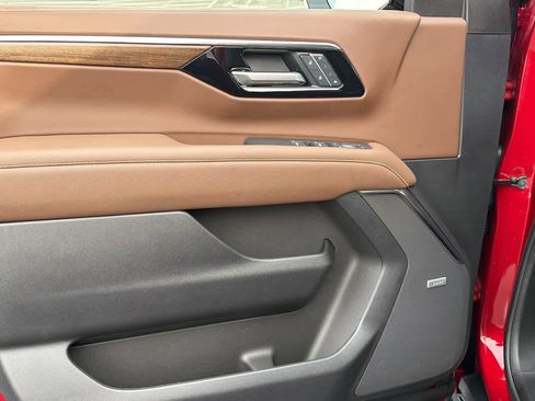 Used 2025 Chevrolet Tahoe High Country w/ Sun And Tow Package image 23