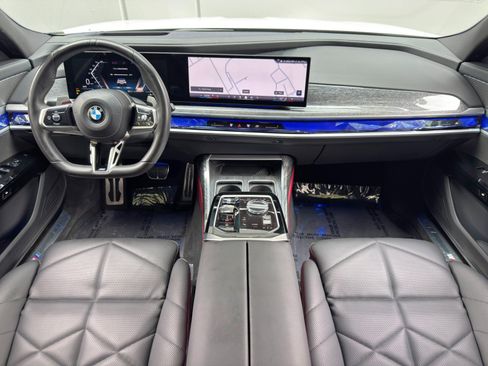 Used 2023 BMW 740i RWD image 13