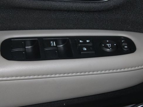 Used 2022 Honda HR-V LX image 9