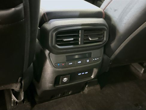 Used 2024 Honda Pilot TrailSport image 28