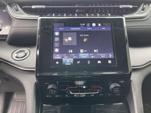 Used 2024 Jeep Grand Cherokee Laredo X w/ Trailer Tow Package image 22