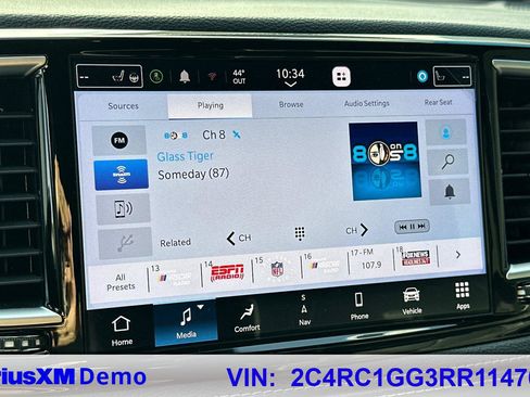 Used 2024 Chrysler Pacifica Limited w/ Uconnect Theater Family Group image 29