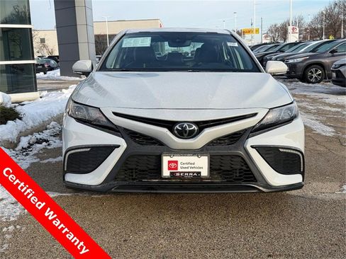 Used 2022 Toyota Camry SE image 8