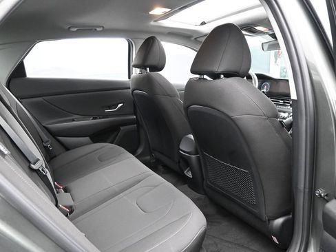 Used 2025 Hyundai Elantra SEL FWD image 25