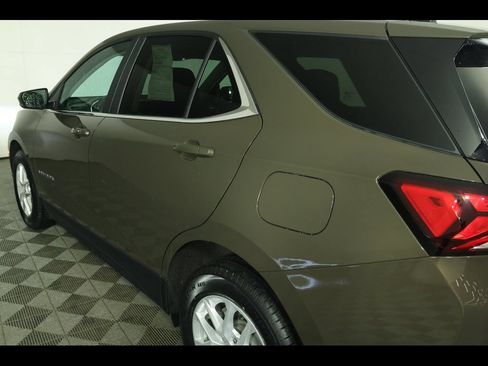 Used 2023 Chevrolet Equinox LT FWD image 16