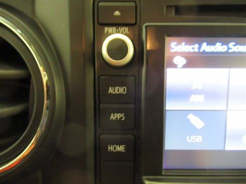 Used 2016 Toyota Tacoma SR5 image 21