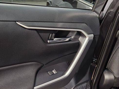 Certified 2025 Toyota RAV4 SE w/ Convenience Package image 35