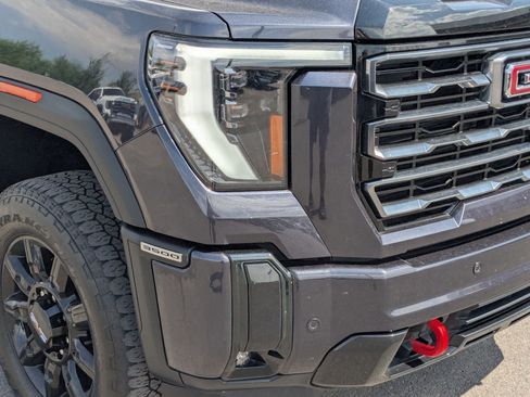 Certified 2025 GMC Sierra 3500 AT4 w/ AT4 Premium Plus Package AWD/4WD image 11