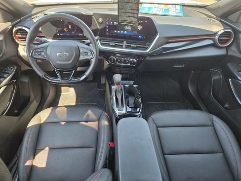 Used 2025 Chevrolet Trax RS w/ Driver Confidence Package FWD image 9