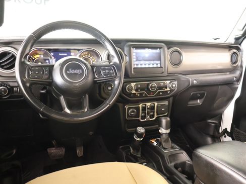 Used 2021 Jeep Gladiator Sport AWD/4WD image 2