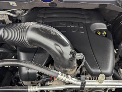 Used 2017 RAM 1500 Laramie w/ Convenience Group image 10