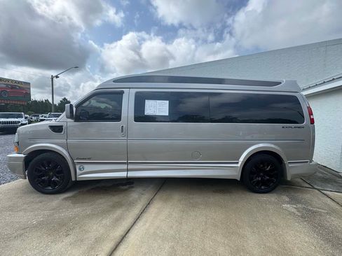 Used 2022 Chevrolet Express 2500 Extended w/ Enhanced Convenience Package RWD image 2